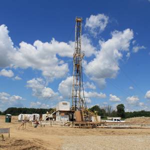 Oil Drilling Rig in Saline Township, Michigan. Photo by Dwight Burdette, via WikiMedia