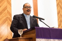 The Rev. Pablo Caraballo delivered a message of unity during the service at Iglesia Presbiteriana de Puerto Nuevo. (Photo by Gregg Brekke)