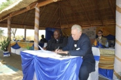 CCAP, Harare Synod and MAPC leaders signing partnership agreements in Harare. Photo courtesy of Madison Avenue Presbyterian Church, New York, NY. (MAPC.com)